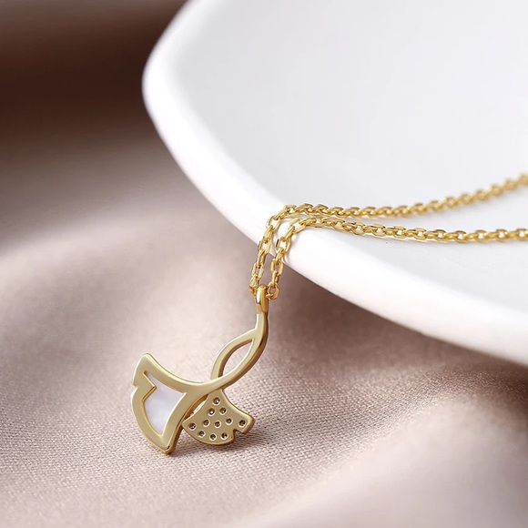 18k Gold over Sterling silver Ginkgo Leaf Shell MOP Fan-Shaped Necklace - Picture 2 of 6